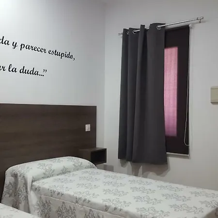 HOSTAL Almagro - Parking-3